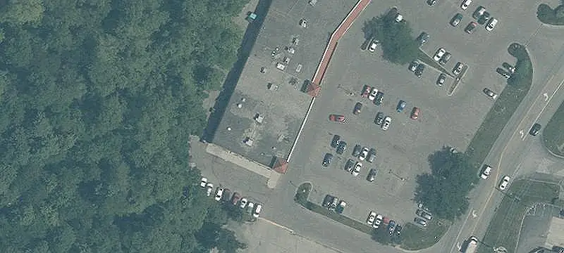 Signalized-Intersection Shopping Center