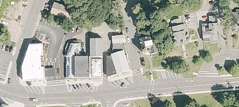 Mixed-Use Building with Liquor Store
