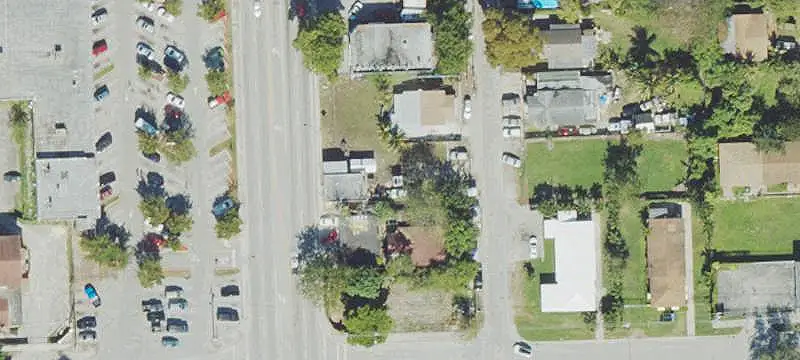 Storefront Property in Opportunity Zone