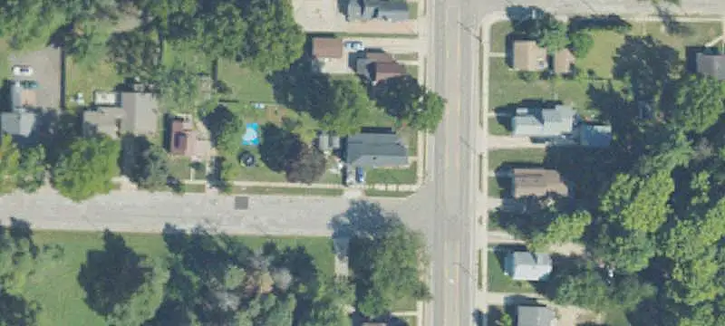 Updated Duplex with Basement Bath