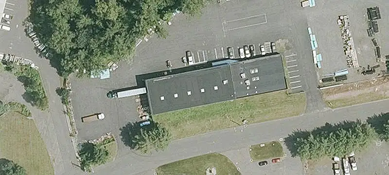 Single-Tenant Masonry Warehouse