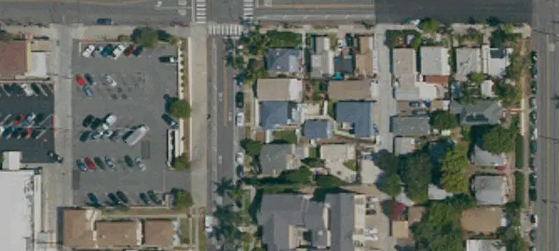 6-Unit Apartment Building