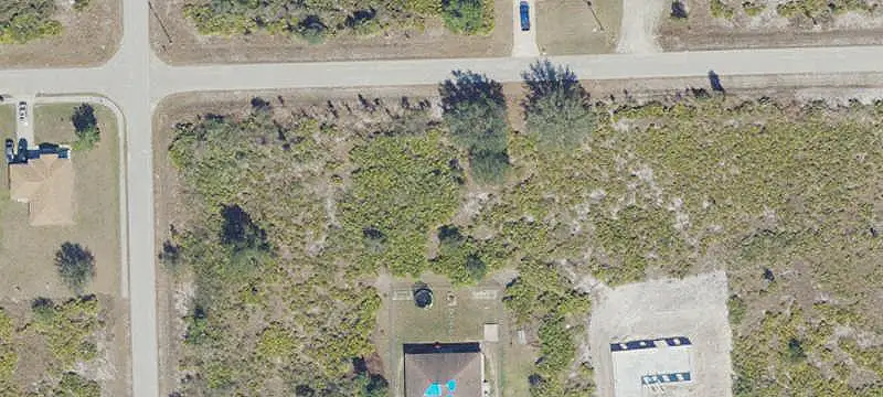 2715 71st St W, Lehigh Acres, FL 33971