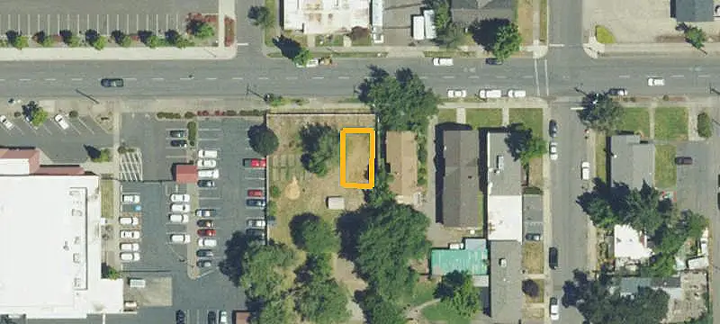 Commercial Lots & Land