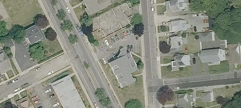 10-Unit Split-Level Apartment Building