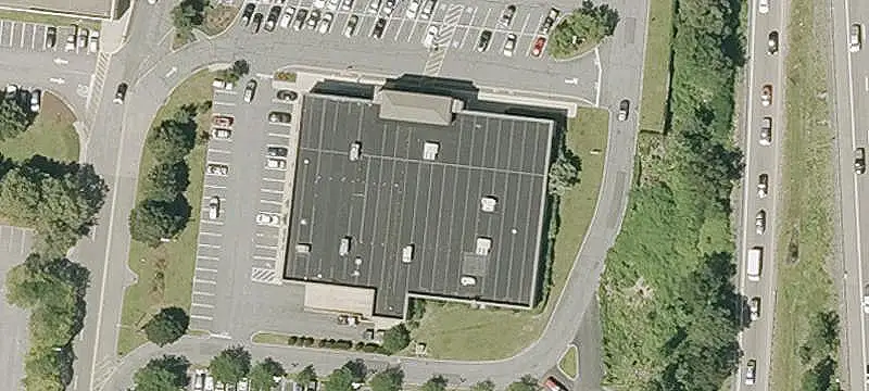 Freestanding Retail Shopping Center
