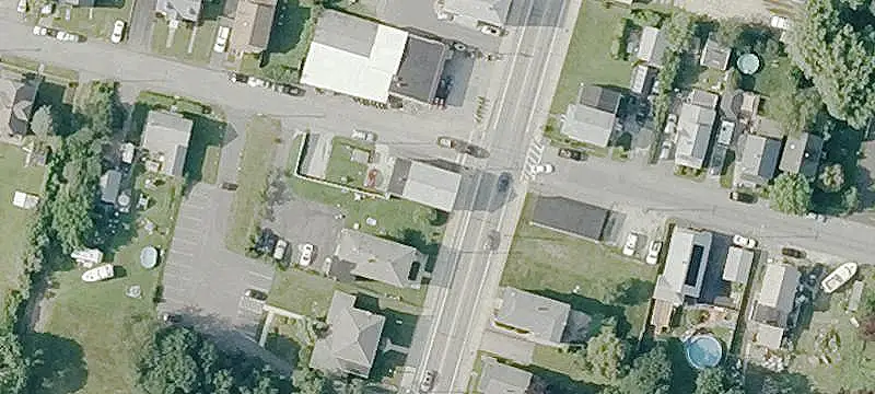 Flexible-Layout Storefront Property