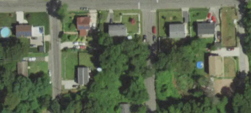 6 Pine St, Babylon, NY