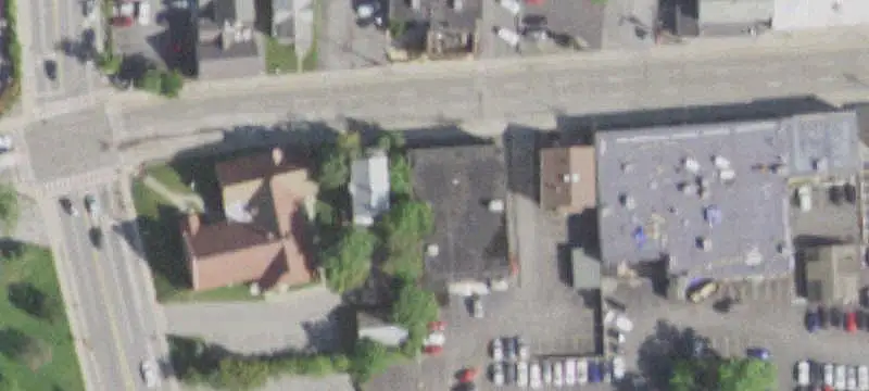 8-Unit Office Building