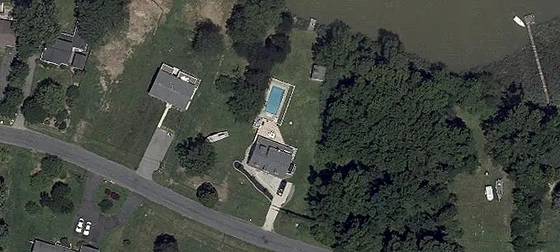 Land / Fee Simple