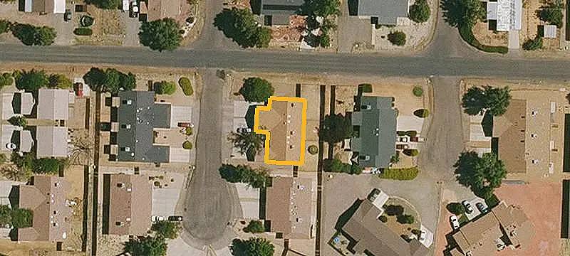 Updated Triplex with Garages