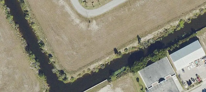 1902 Northeast 12th Lane, Cape Coral, FL 33909
