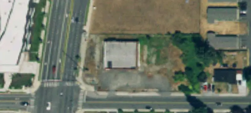 Standalone Storefront Property