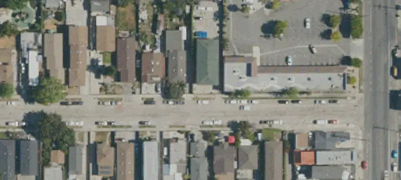 6-Unit Apartment Building