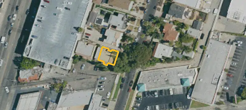 Eight-Unit Garden Apartment Property