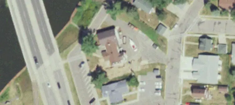 Restaurant Building with Dual Kitchens