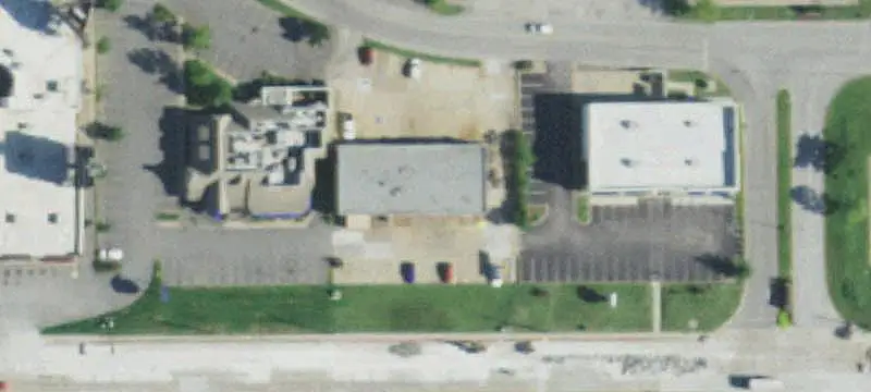 Inline Retail Space at Mall Entrance