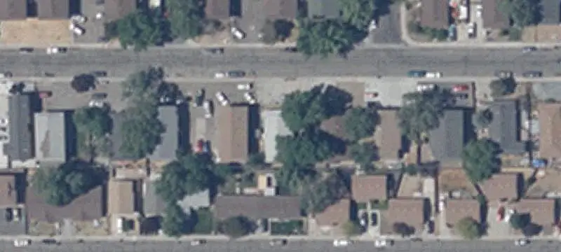 Renovated Duplex With Fenced Yard