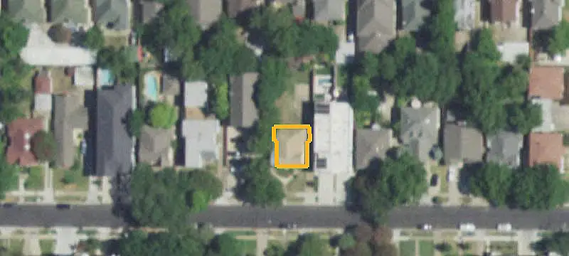 5-Unit Apartment Building with Garages