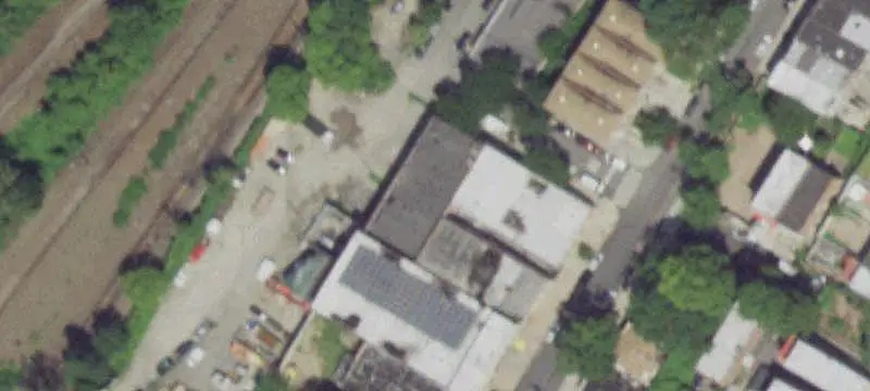 Mixed-Use Building with Open Layout