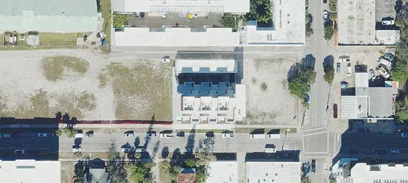 6-Unit Apartment Building
