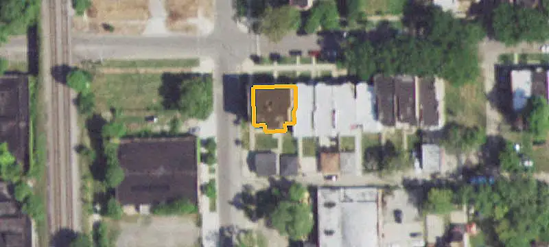 7-Unit Apartment Building
