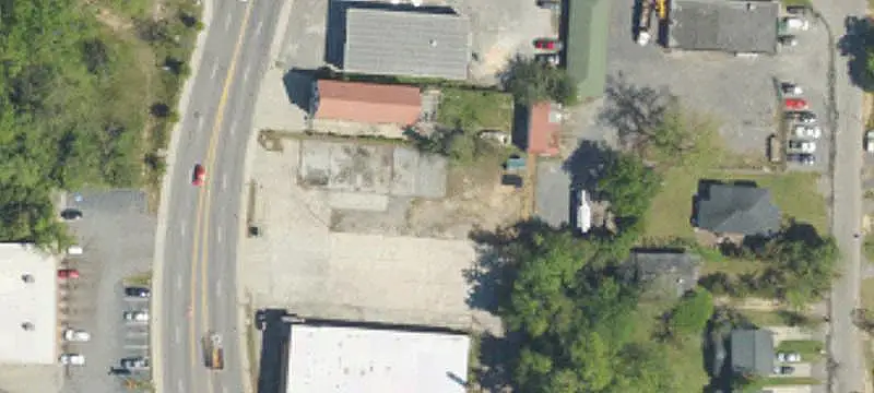Storefront Property with Rear Roll-Up Door