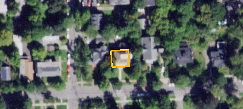 6-Unit Apartment Building
