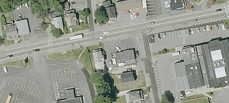 Shopping Center End Cap