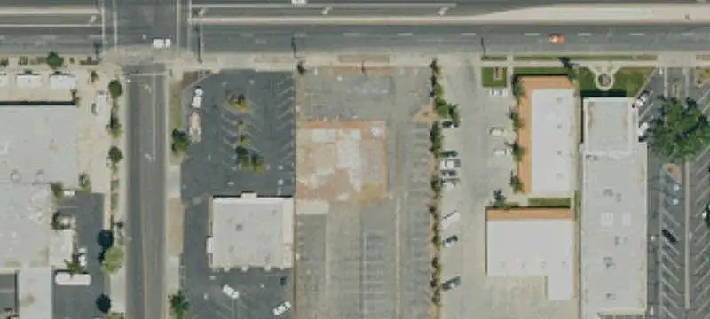Commercial Land with Restaurant Infrastructure