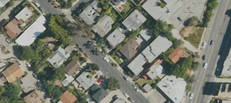 6-Unit Apartment Building