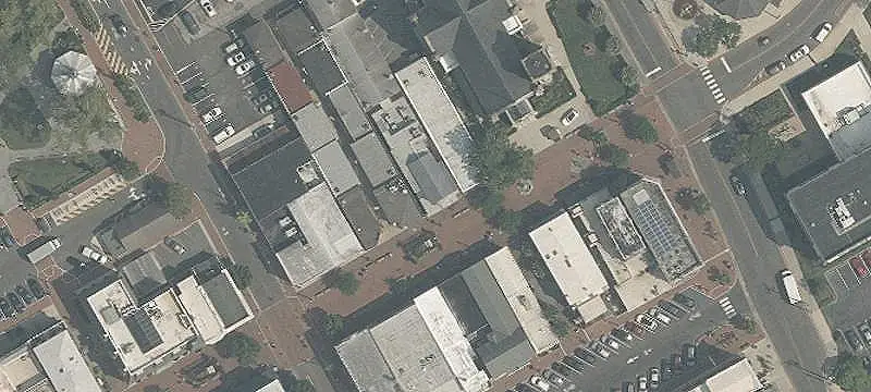 Multi-Tenant Mall Storefront