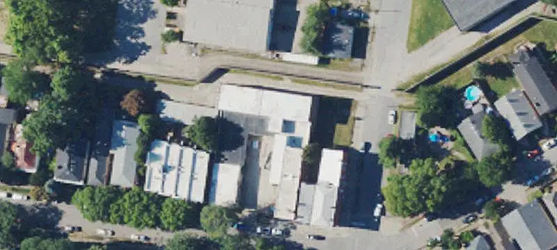 Mixed-Use Property with Courtyard