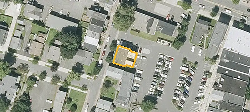 6-Unit Brick Apartment Building