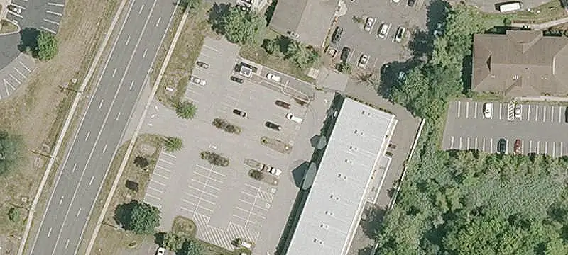 Single-Story Mixed-Use Building