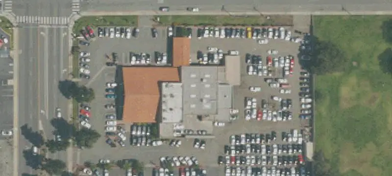 Freestanding Automotive Service Building