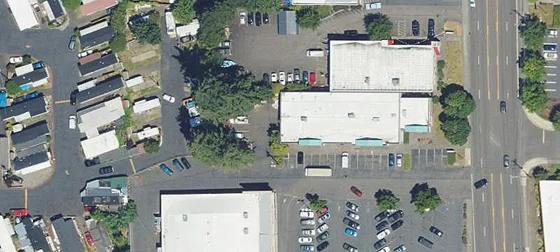 Multi-Tenant Shopping Center