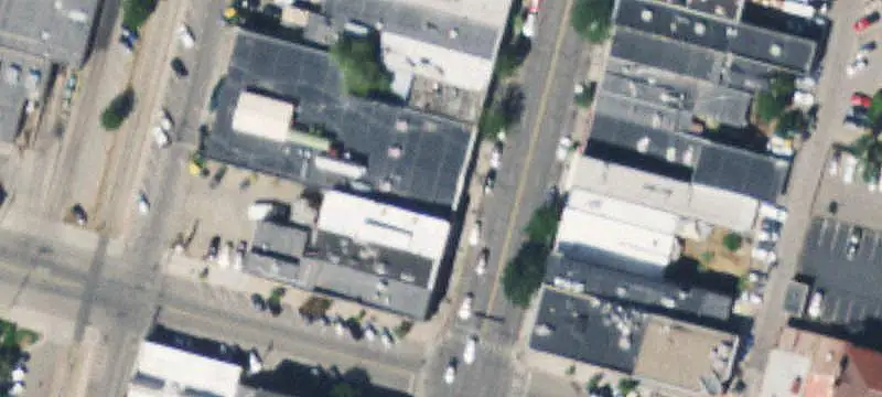 Single-Level Mixed-Use Building