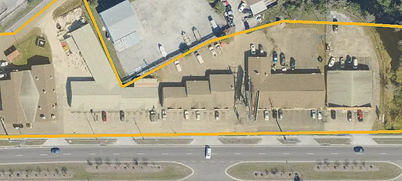 Four-Tenant Retail Plaza