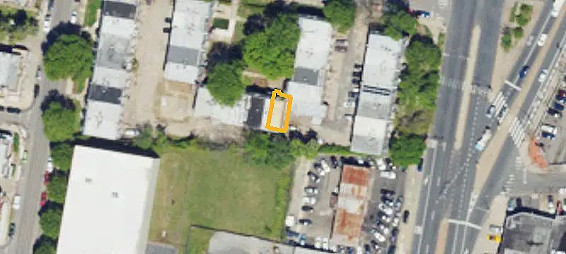 Updated Triplex with Courtyard