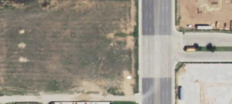 Flex Building With Fenced Yard