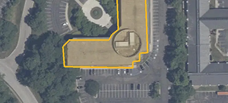 Office Building with Large Floorplates