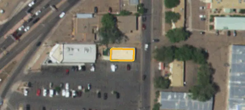 Retail Unit with Expansion Rights
