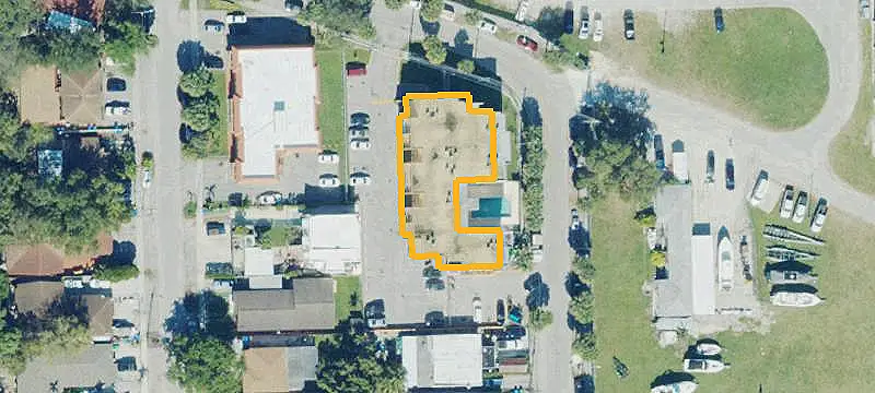 6-Unit Apartment Building