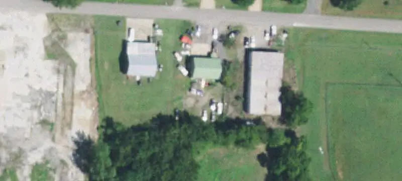 Auto Shop with High-Speed Internet