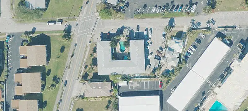 15-Unit Concrete-Block Apartment Complex