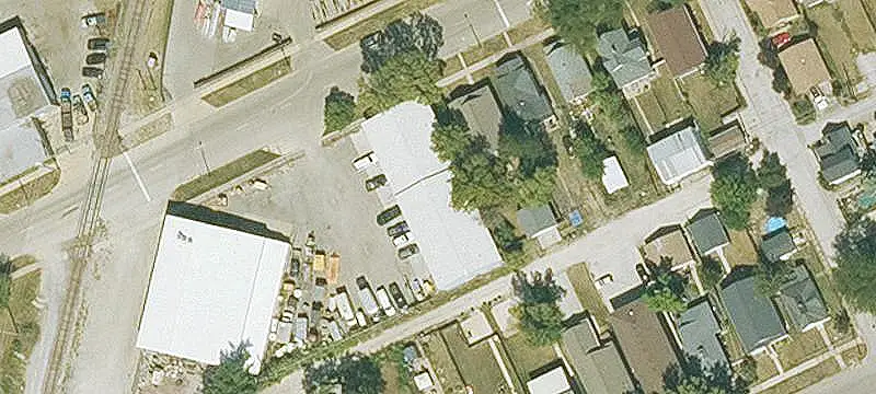 Warehouse with Fenced Yard