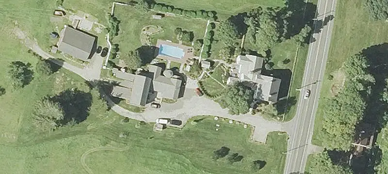 Mixed-Use Estate With Barn Complex