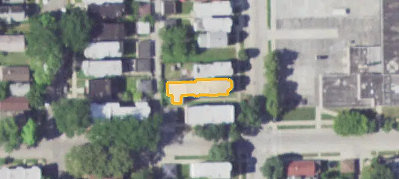 6-Unit Apartment Building