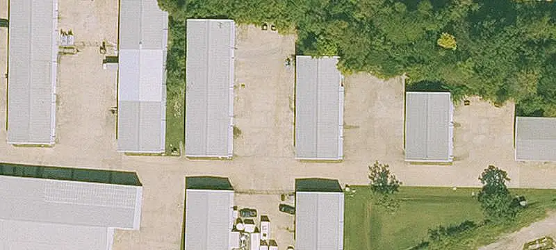 Warehouse Space with Grade-Level Doors